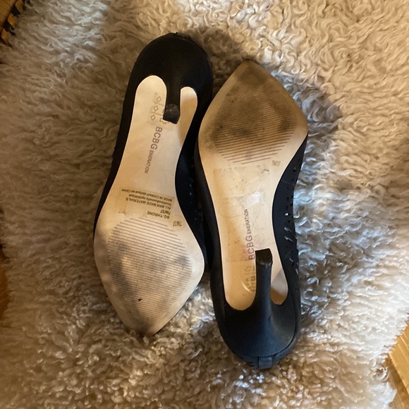 BCBG black peekaboo heels - Picture 9 of 10
